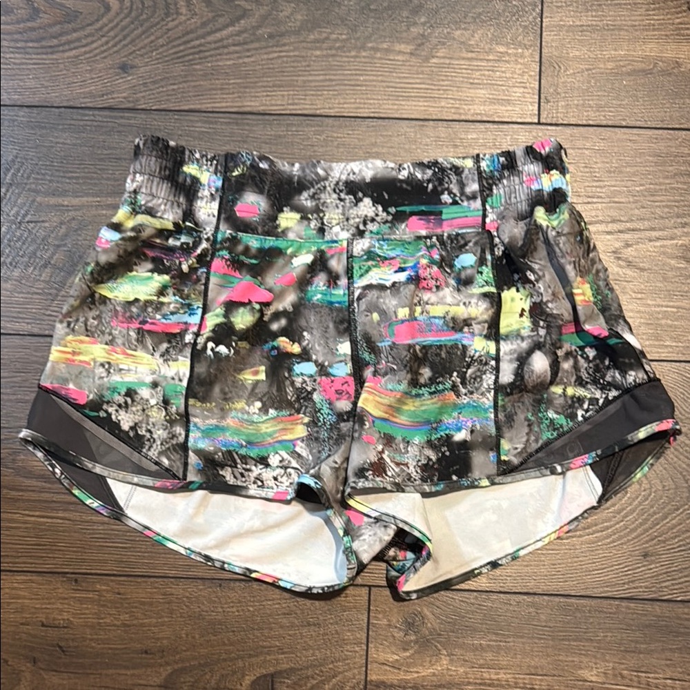 Lululemon 2.5 HR hotty hot shorts high